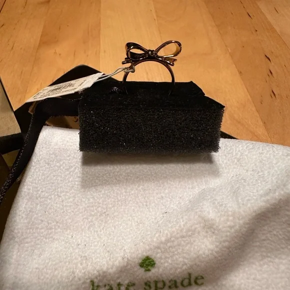 NWT Kate Spade Dainty Gold Bow Ring + Dustbag - Picture 3 of 9